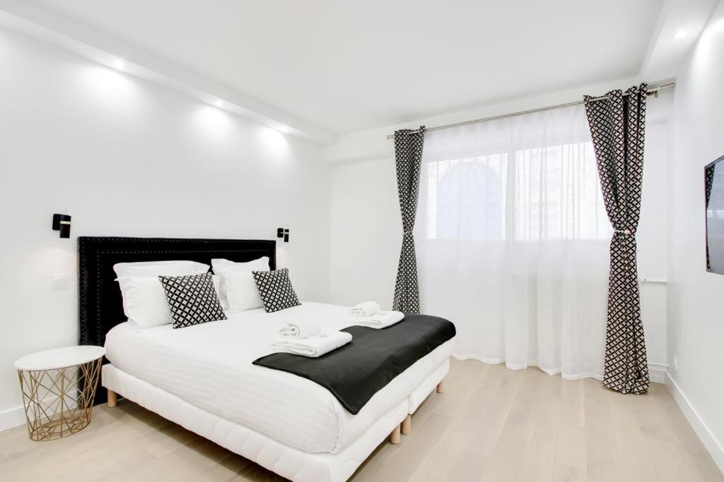 Trocadero/ Eiffel Tower - 3 Bedrooms- All New! Paris Extérieur photo