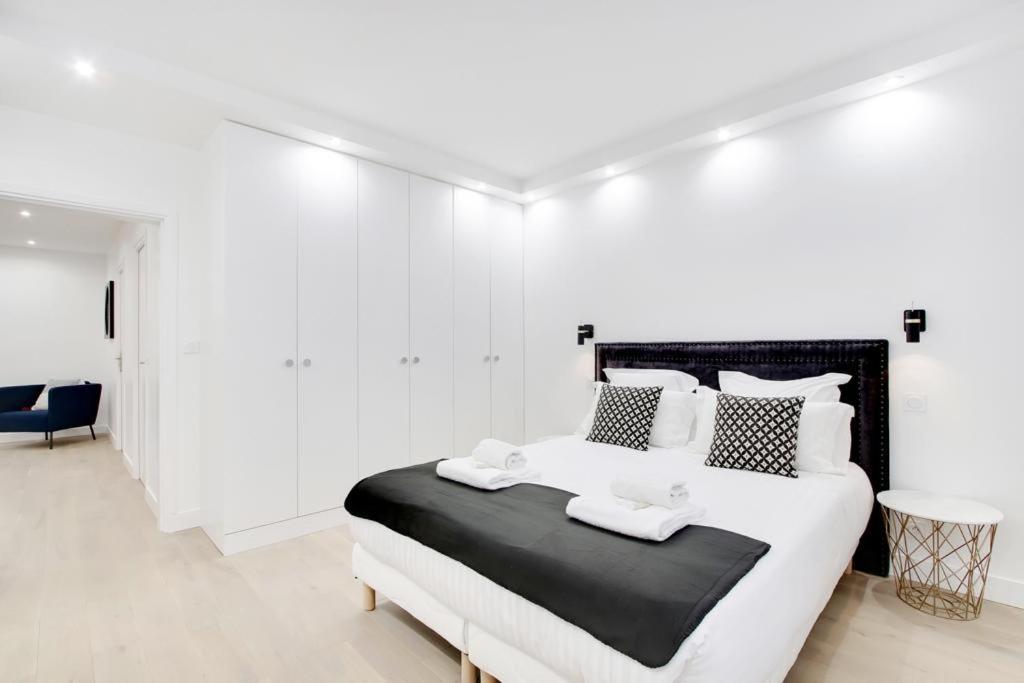 Trocadero/ Eiffel Tower - 3 Bedrooms- All New! Paris Extérieur photo